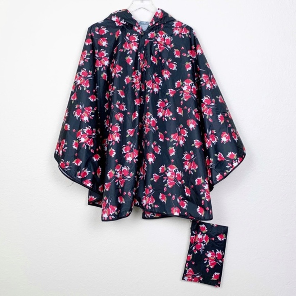 VINCE CAMUTO Rain Poncho